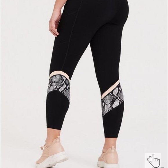 Torrid 3 piece snakeskin print set sports bra legging tank 3/4 - Picture 4 of 11